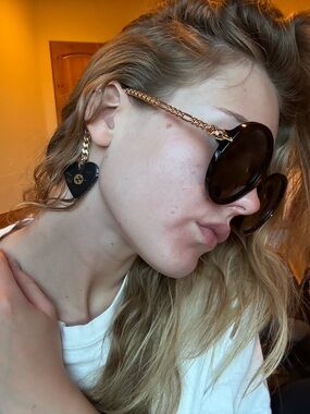 Vintage Gucci Oversized Sunglasses w Heart Drop Chains